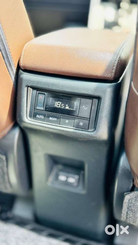 Toyota Innova Hycross 2.0 Zx (o) Hybrid 7 Str, 2023, Petrol