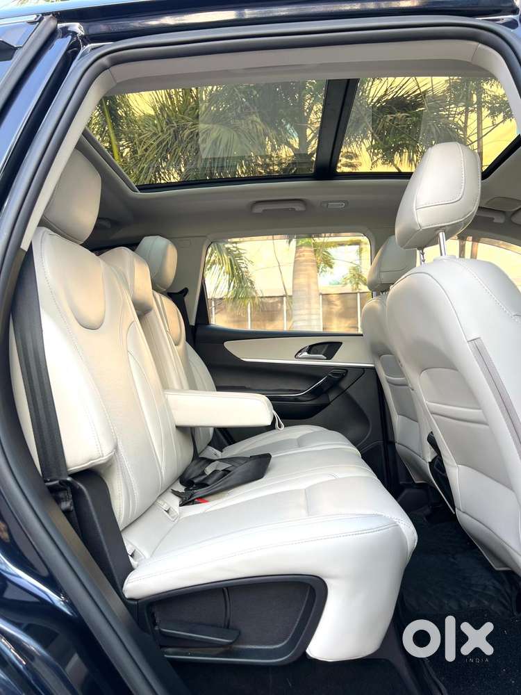 Mahindra Xuv700 2.0 Ax 7 Petrol At Luxury Pack Str, 2023, Petrol