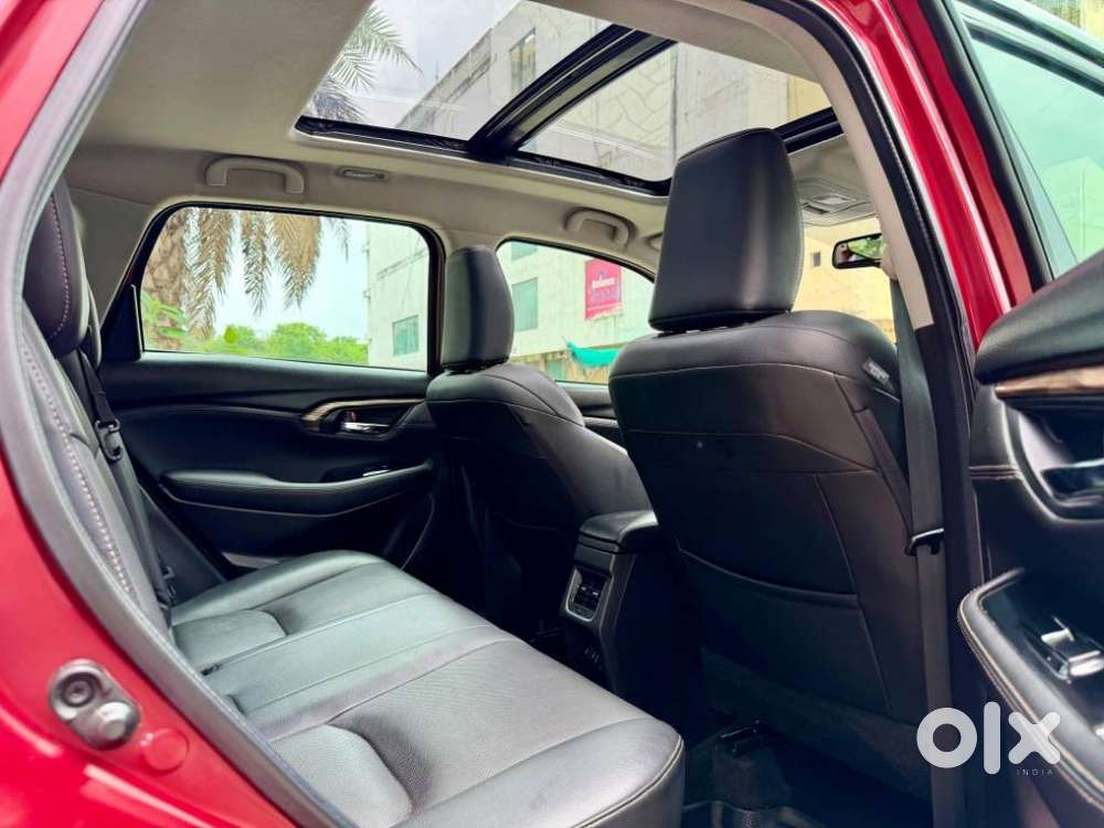 Maruti Suzuki Grand Vitara 1.5 Alpha Plus Dual Tone Intelligent Hybr..