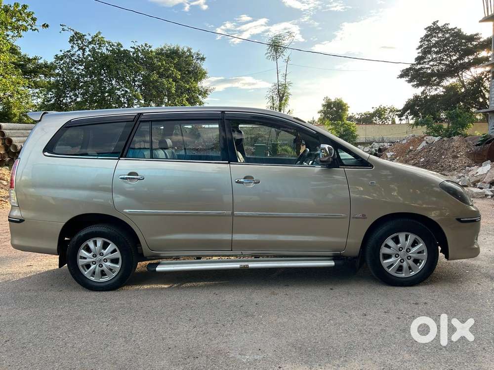 Toyota Innova 2.5 V 7 Str, 2010, Diesel