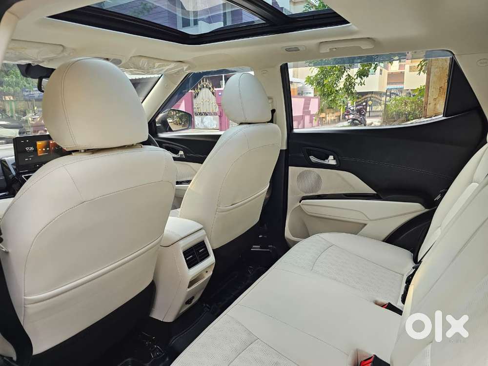 Mahindra Xuv 3xo Ax7 Diesel Mt, 2025, Diesel