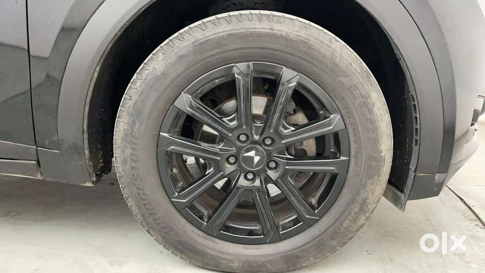 Mahindra Xuv700 2.2 Ax 7 Diesel Mt Luxury Pack Str, 2024, Diesel