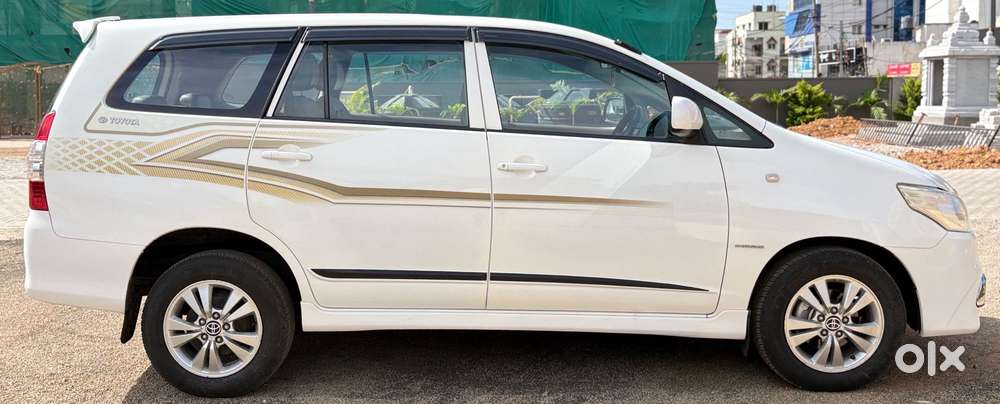 Toyota Innova 2.5 Gx 7 Str Bs-iii, 2015, Diesel