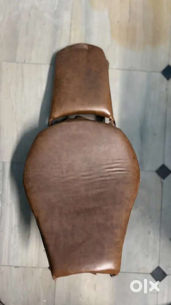 Jawa 42 bobber folding seat