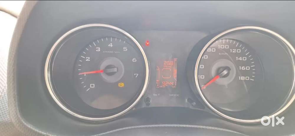 Mahindra Tuv 300 Mhawk100 T8 Dual Tone, 2015, Diesel