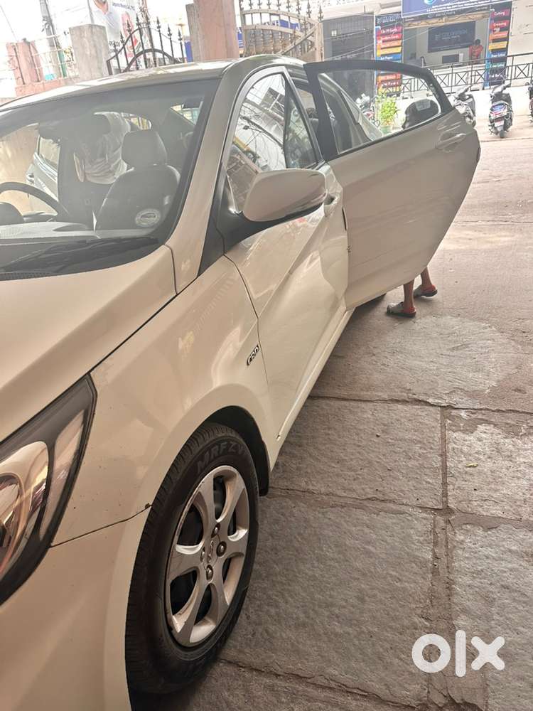 Hyundai Fluidic Verna 2012