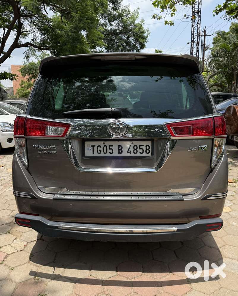 Toyota Innova Crysta [2020-ongoing] 2.4 Vx 7 Str, 2024, Diesel