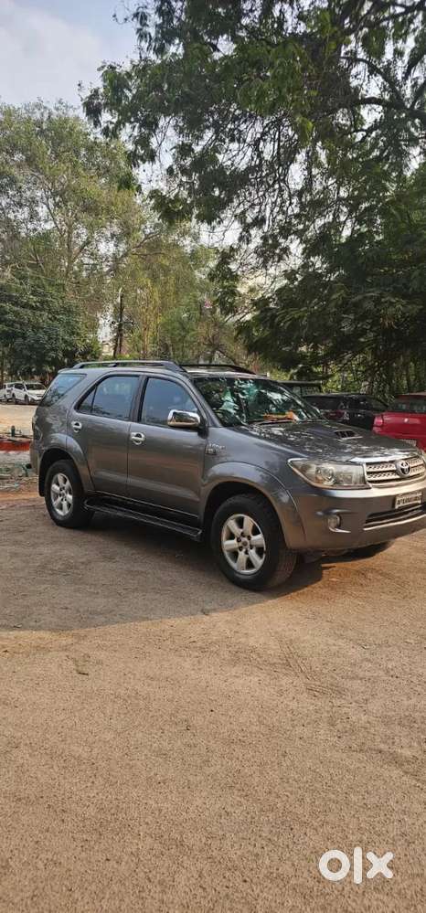 Toyota Fortuner, 2011, Diesel
