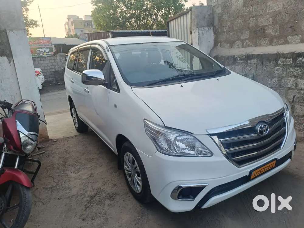Toyota Innova 2015