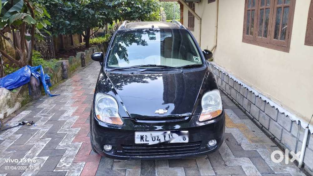 Sheverlot Spark Black Colour