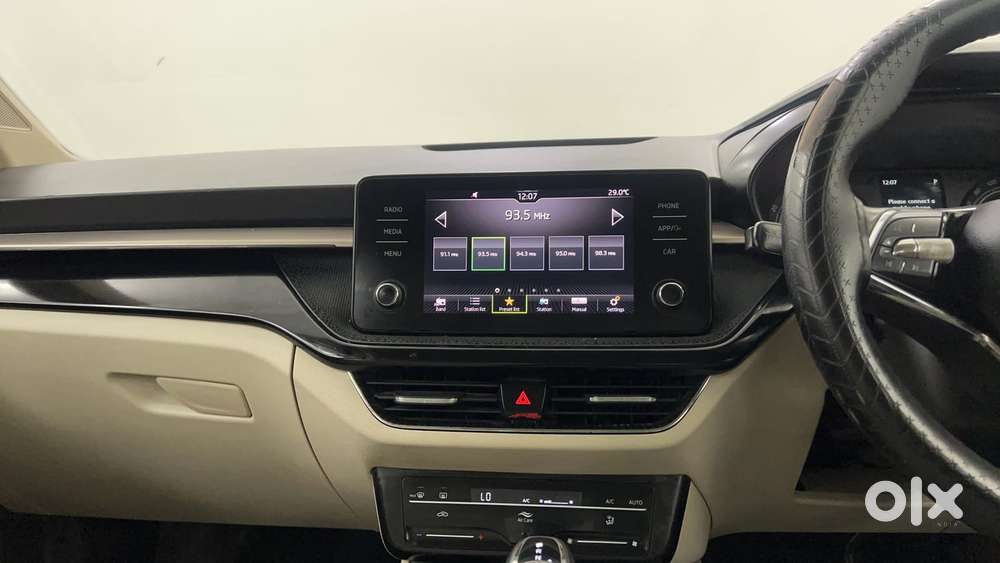 Skoda Slavia Ambition 1.0l Tsi At, 2023, Petrol