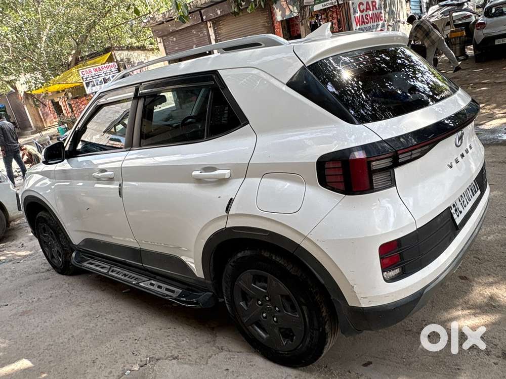 Hyundai Venue Petrol 2023