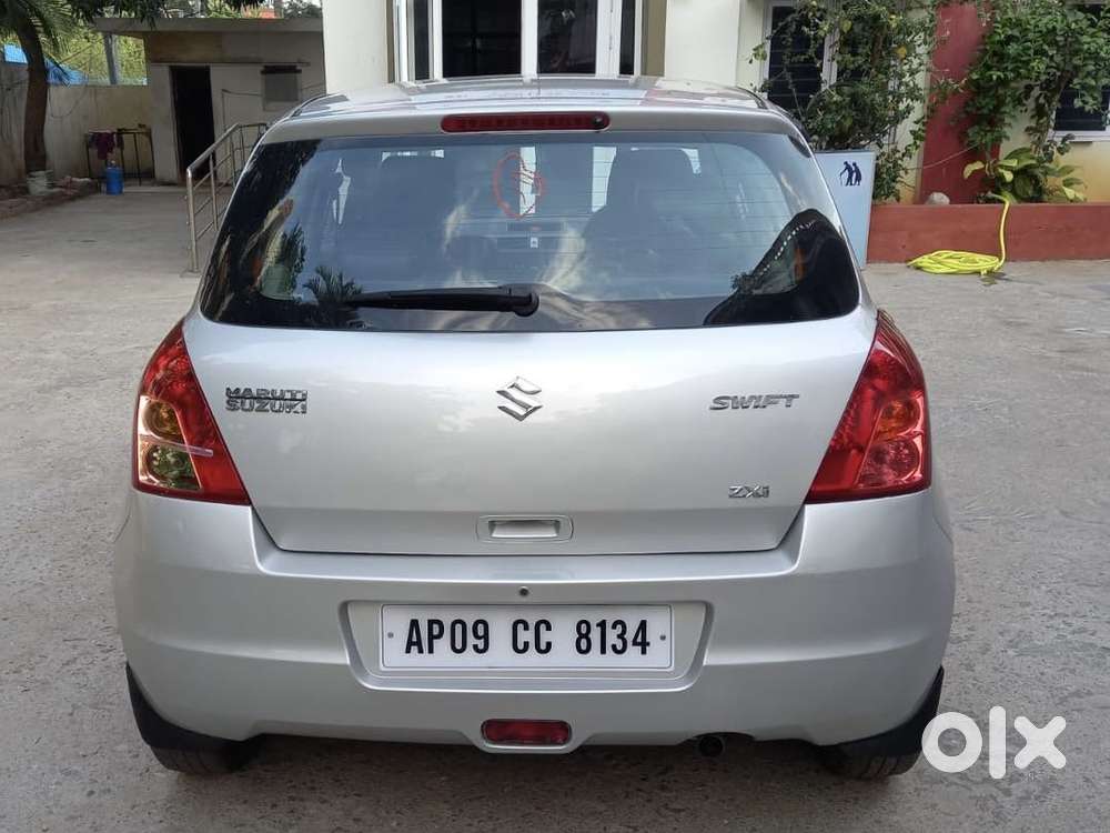 Maruti Suzuki Swift Vvt Zxi, 2010, Petrol