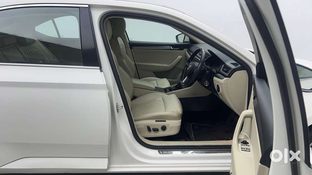Skoda Superb [ ] 1.8 Style Tsi At, 2019, Petrol