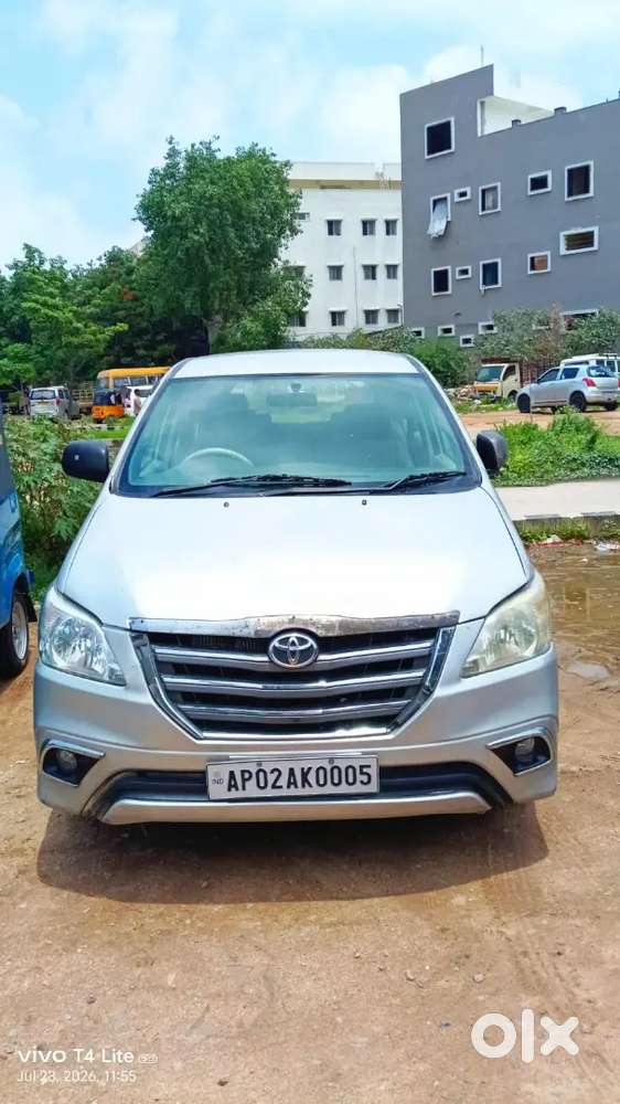 Toyota Innova 2.5 V Model 2011 Urgent Sale