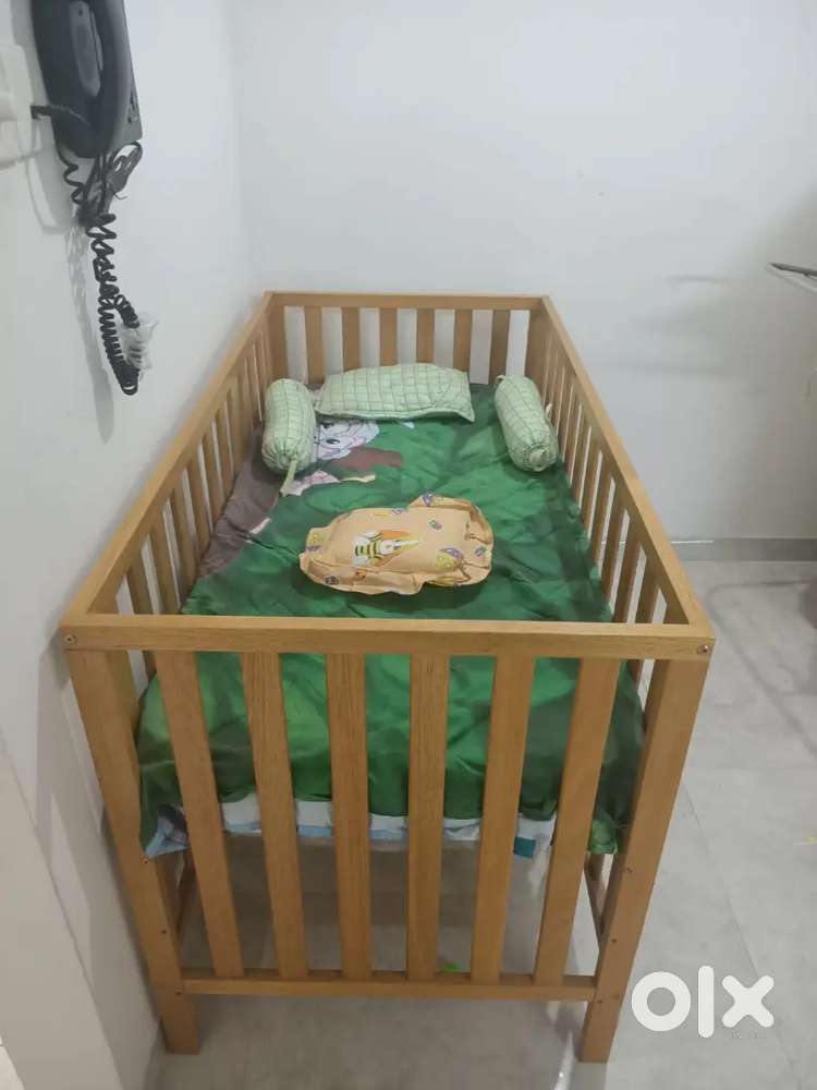 2nd hand baby hot sale crib for sale