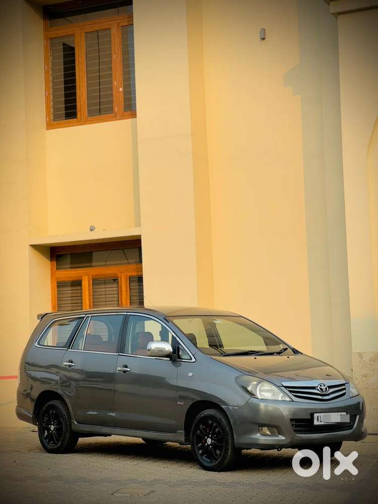 Toyota Innova 2.5 Gx 8 Str Bs-iii, 2010, Diesel