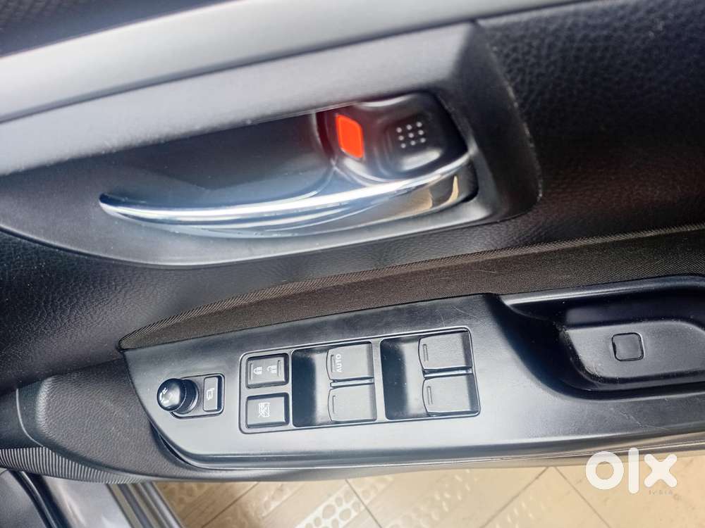 Maruti Suzuki Swift Vxi Optional, 2016, Petrol