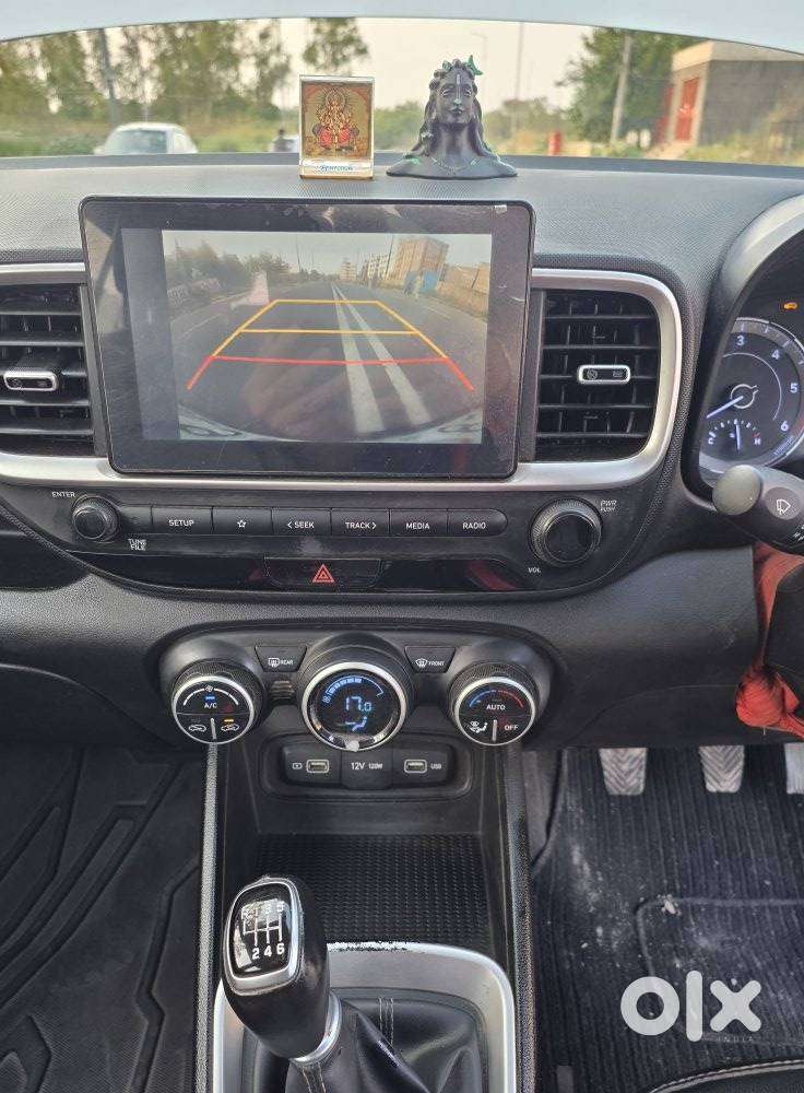 Hyundai Venue Sx (o) Mt 1.5 Diesel, 2021, Diesel