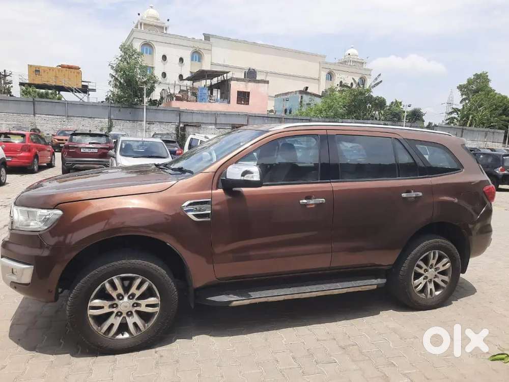 2017 Ford Endeavour 3.2 Titanium 4x4 At Diesel | 1.39 Lakh Km