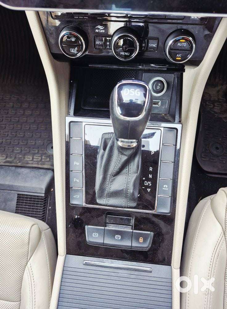 Skoda Superb 1.8 Elegance Tsi At, 2018, Petrol