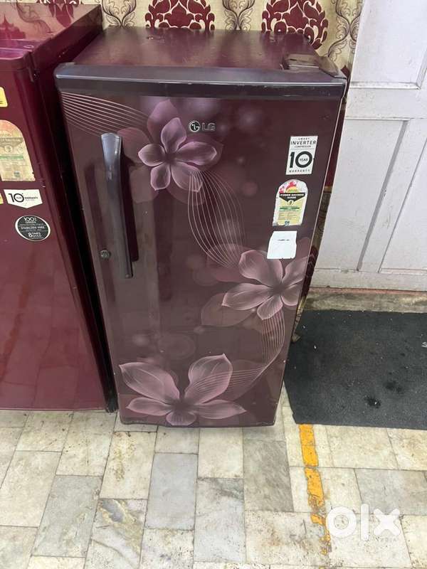 Refrigerator with warranty. delivery Available