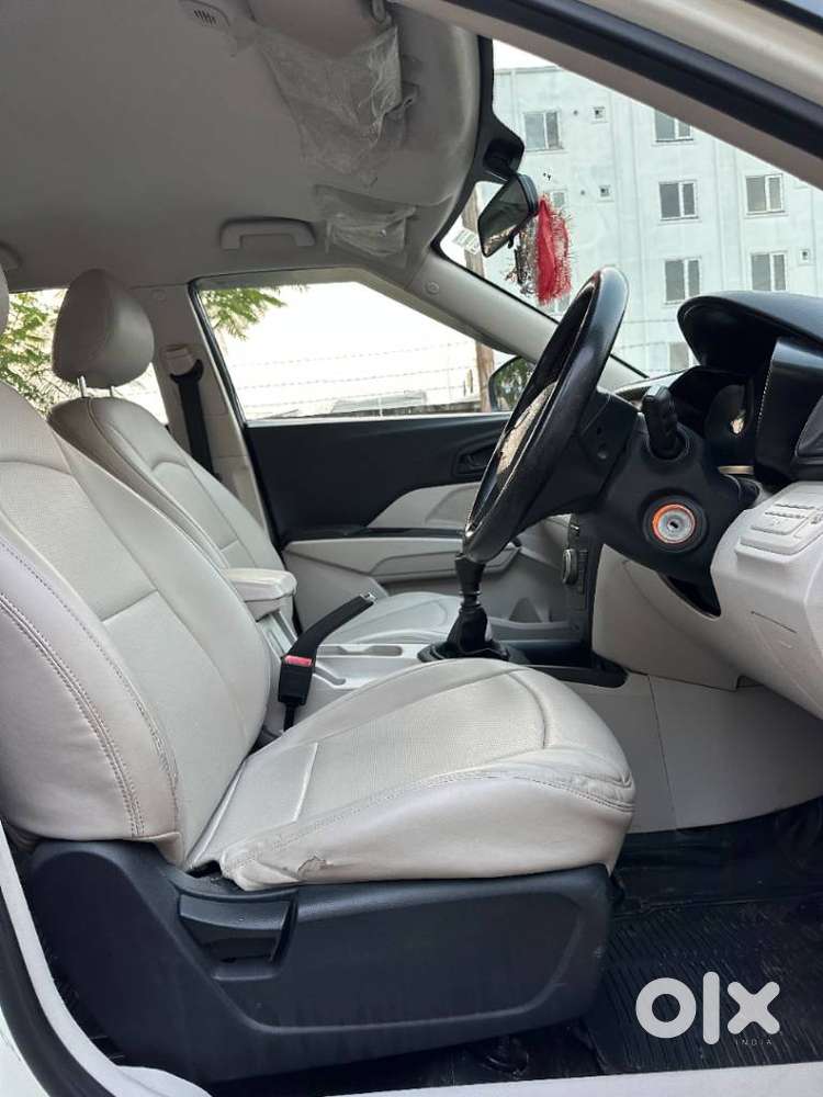 Mahindra Xuv300 W6, 2020, Petrol