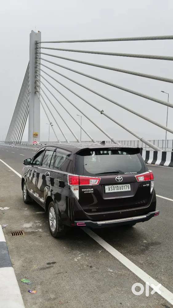 Toyota Innova Crysta 2.4g , Captain Seats , 65000km Only.