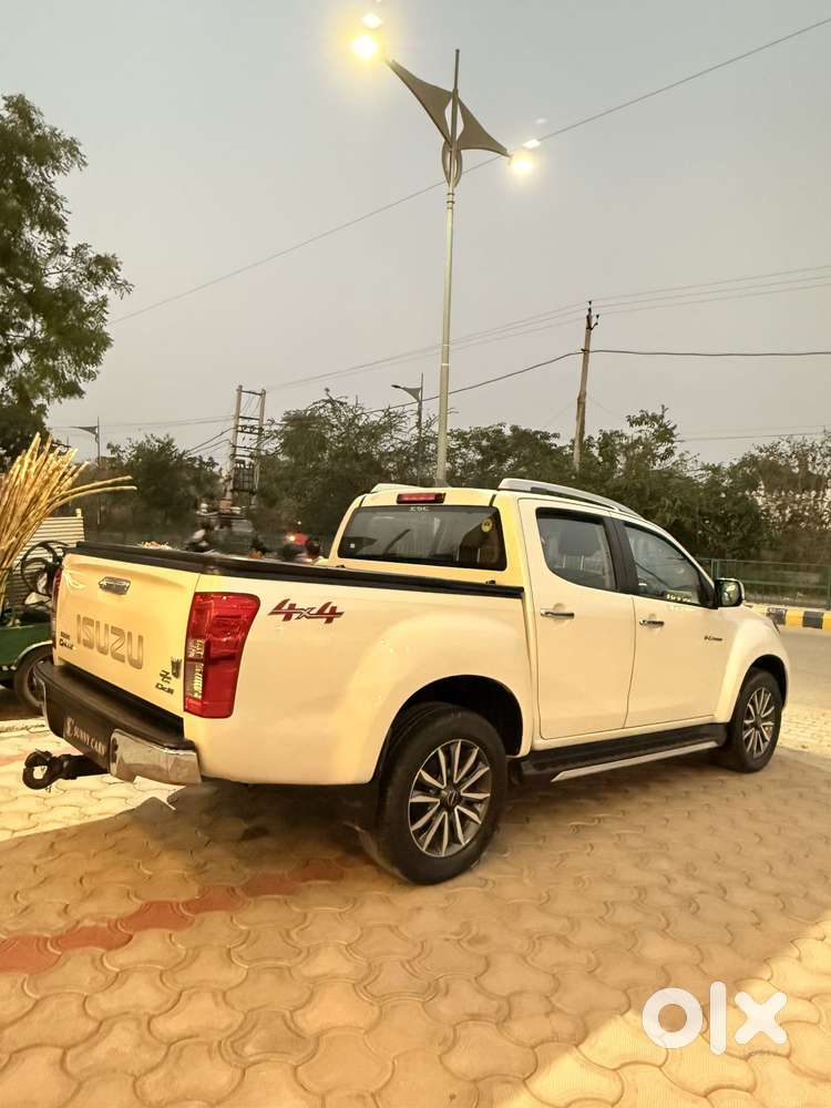 Isuzu V-cross Z Prestige 4x4 At, 2023, Diesel