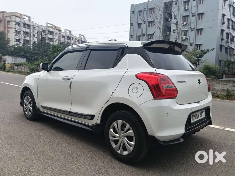 Maruti Suzuki Swift Vxi + Manual, 2023, Petrol