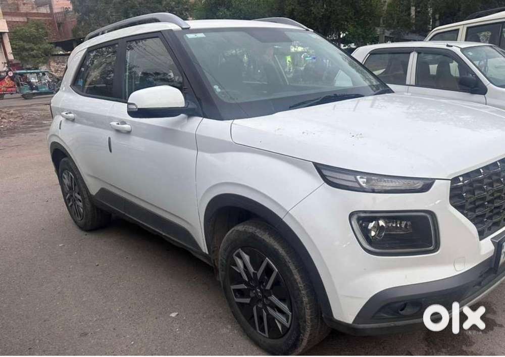 Hyundai Venue 2022 Diesel Well Maintained