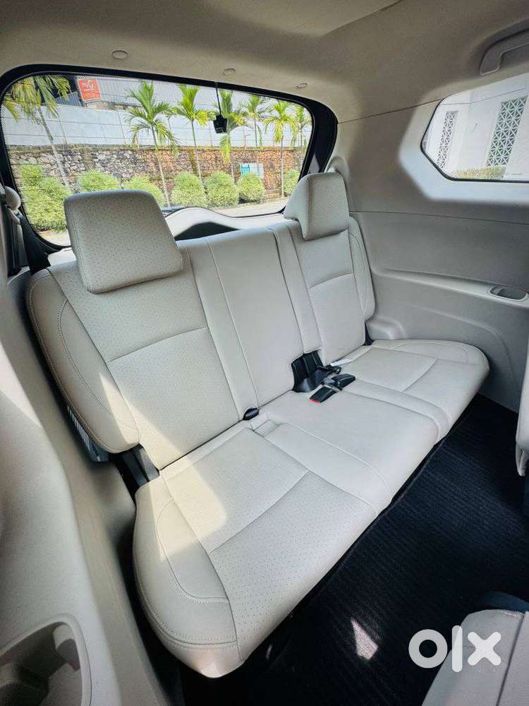 Mahindra Marazzo M8, 2018, Diesel