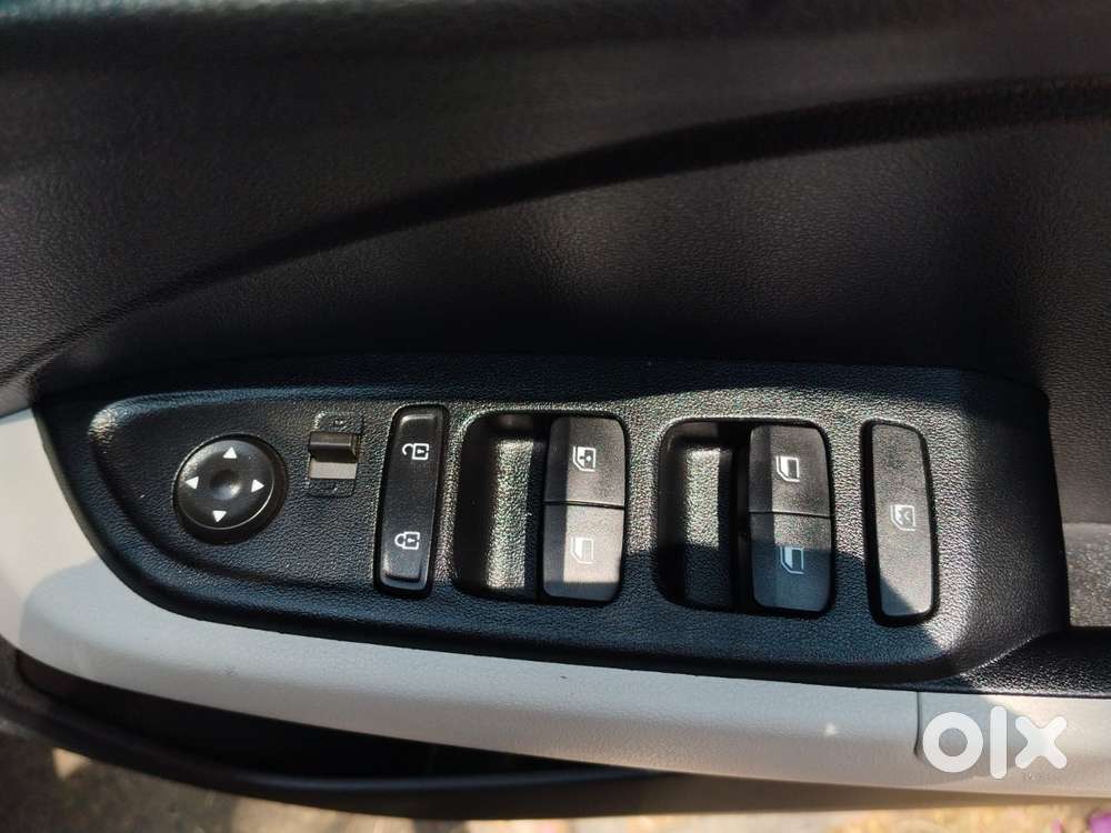 Hyundai Venue 1.2 S (o), 2025, Petrol