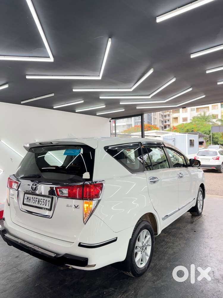 Toyota Innova Crysta 2.4 V, 2016, Diesel