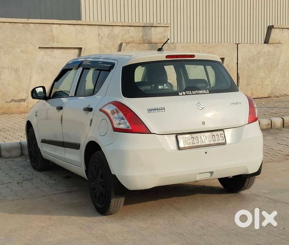 Maruti Suzuki Swift Lxi Optional-o, 2017, Petrol
