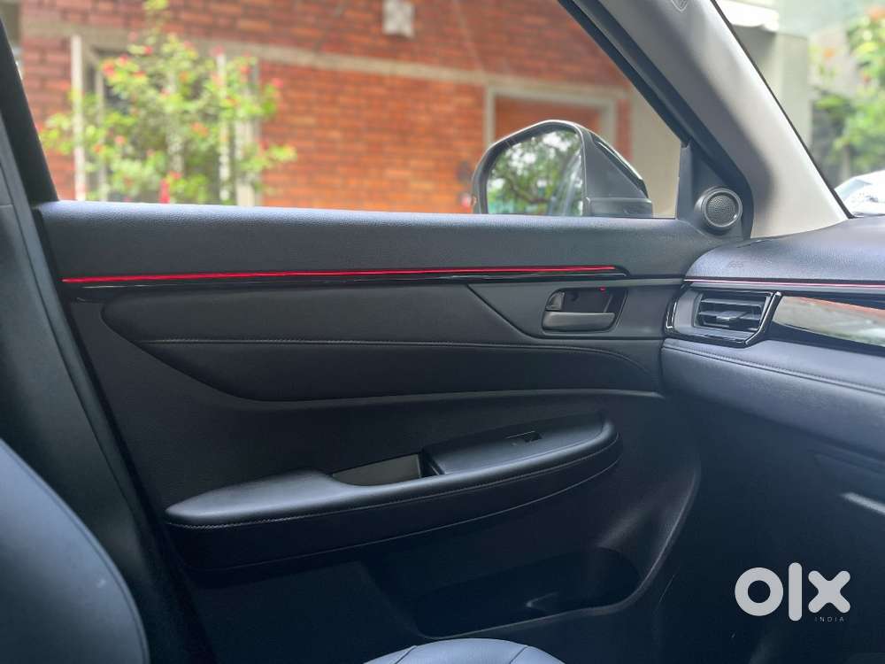 2025 Honda Elevate Zx Cvt  Signature Black Edition  9700 Km