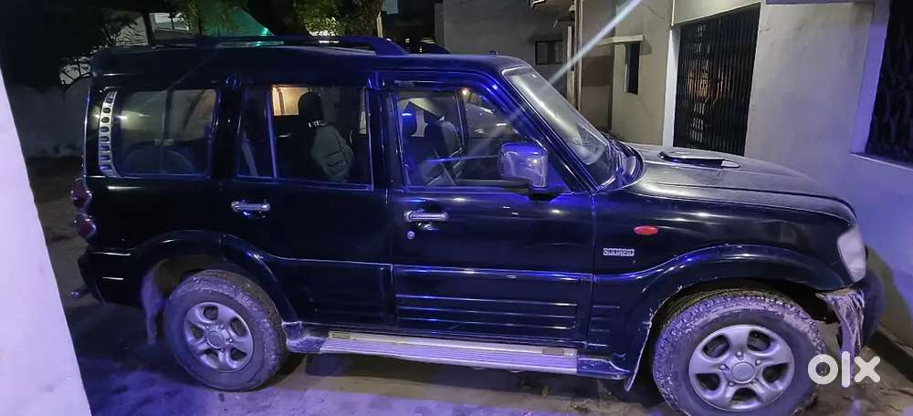 Black Scorpio Full Original2.2 S Mt 9 Seater Diesel Urgent Sell