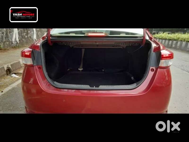 Toyota Yaris V Cvt, 2018, Petrol