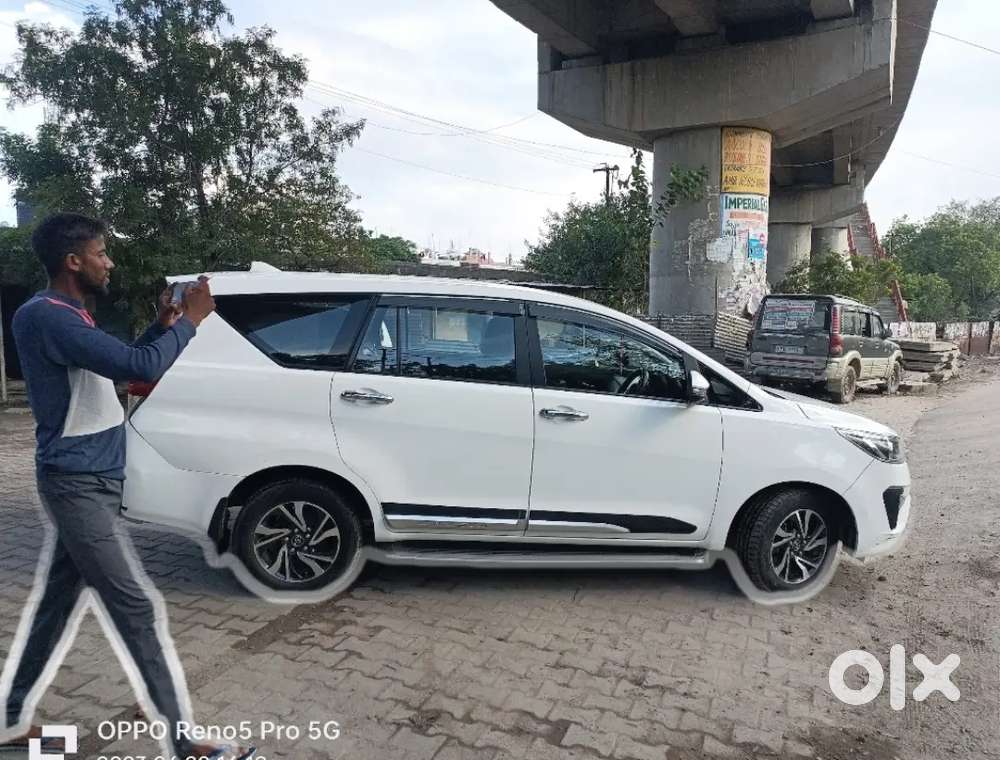 Toyota Innova Crysta 2.4 Mt 2021