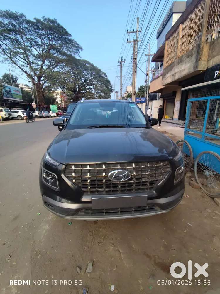 Hyundai Venue 2022 Petrol 40000 Km Driven