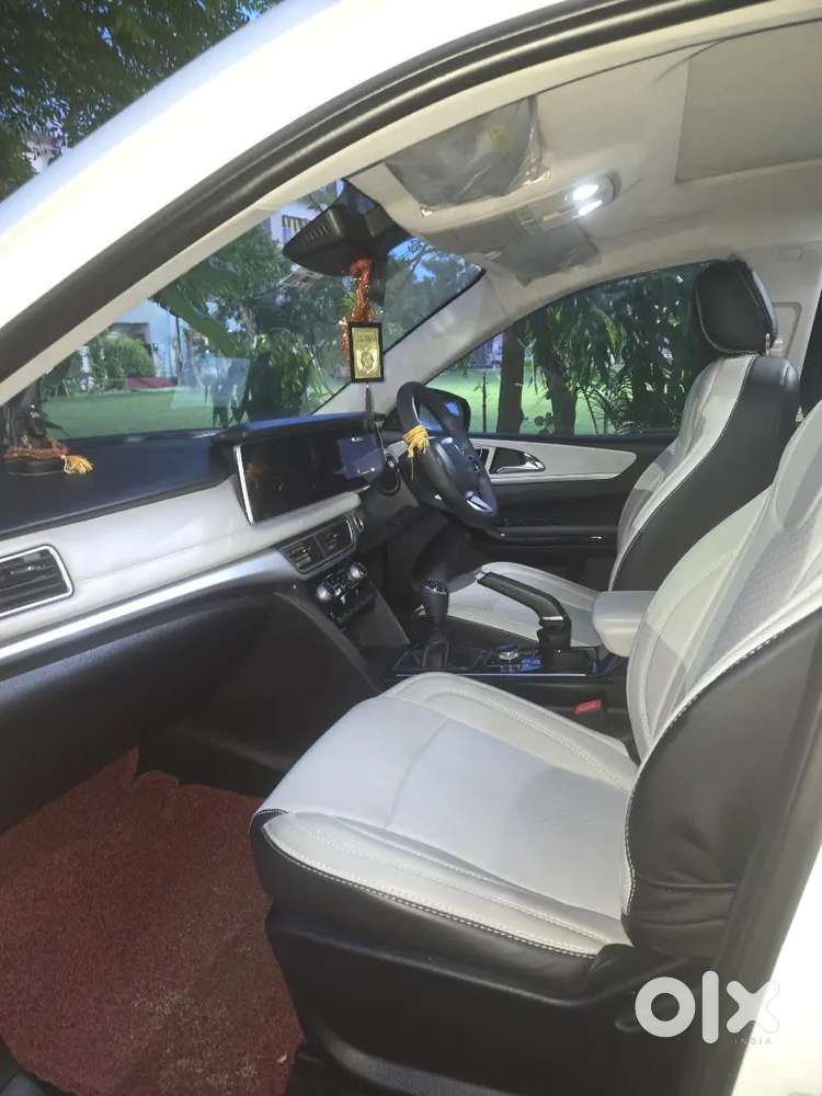 Mahindra Xuv700 Petrol 2023