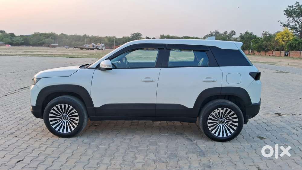 Maruti Suzuki Brezza 1.5 Lxi Smart Hybrid, 2023, Petrol