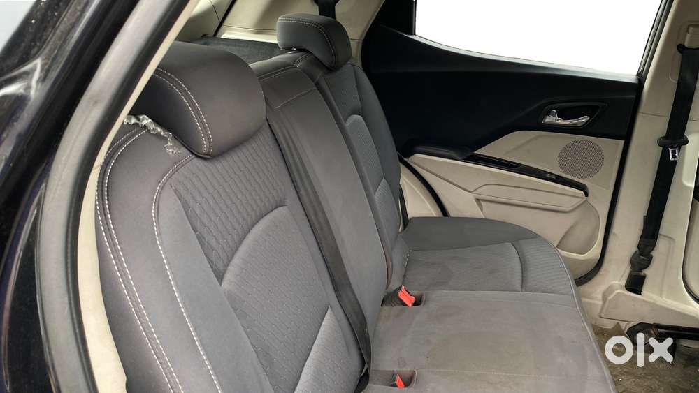Mahindra Xuv300 W8 Diesel, 2023, Diesel