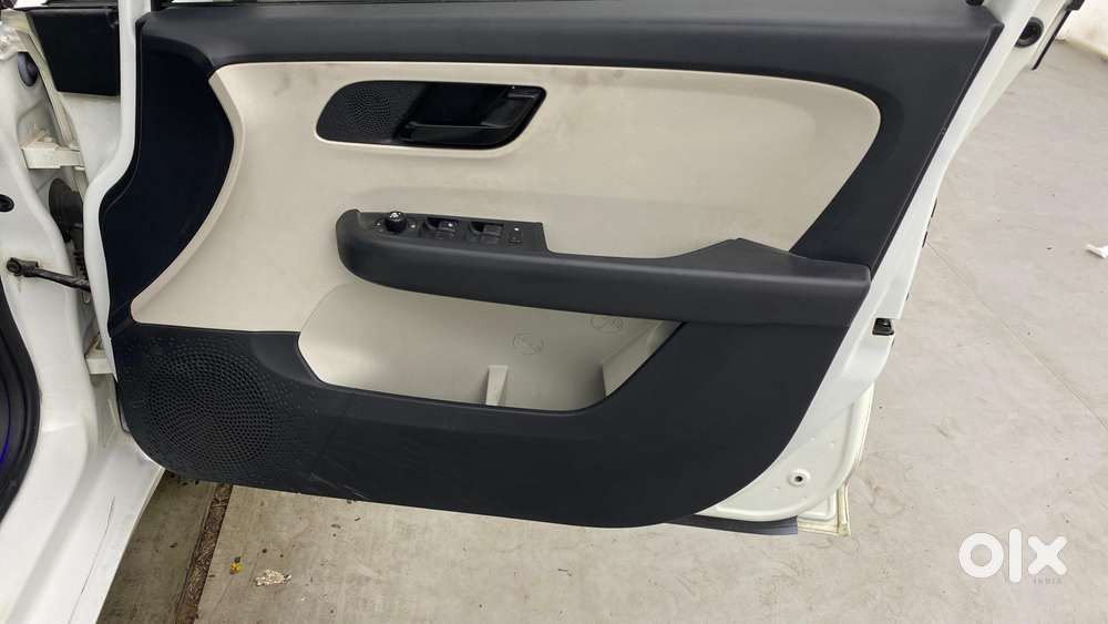 Tata Altroz 1.2 Xm Plus, 2022, Petrol