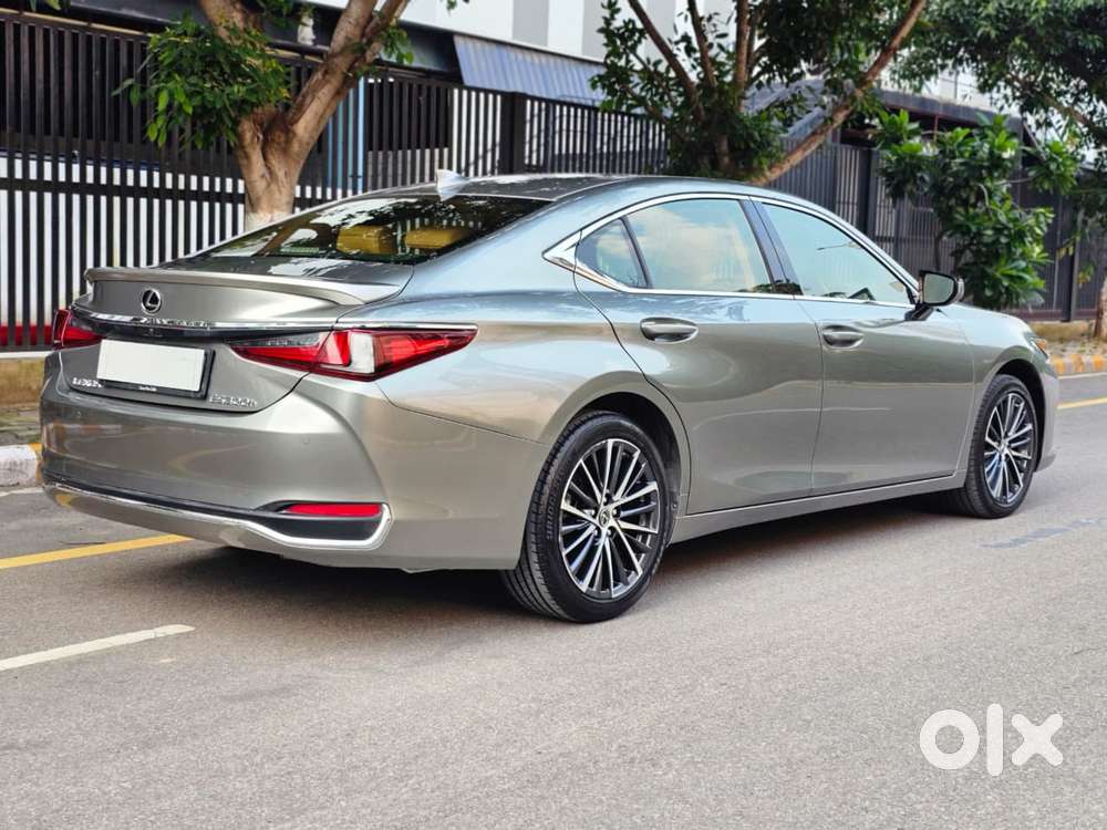 Lexus Es 300h Luxury, 2025