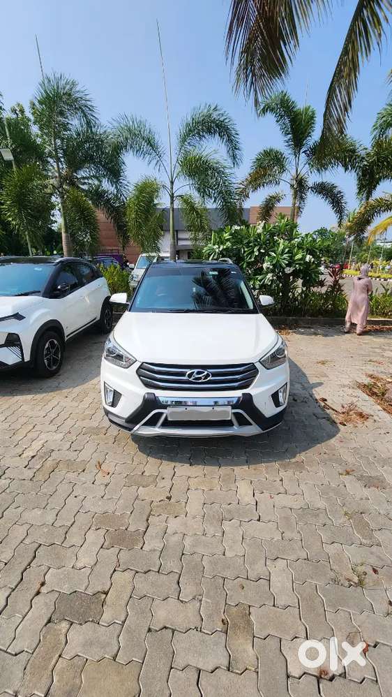 Hyundai Creta Petrol Dual Tone, With Loaded Genuine Accessories,