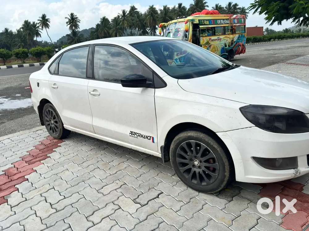 Skoda Rapid 2015 Diesel 110000 Km Driven