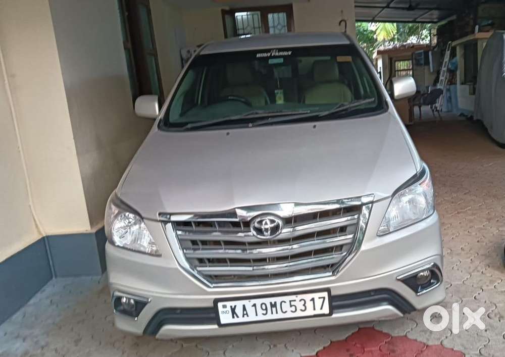 Toyota Innova 2012 Diesel 250000 Km Driven