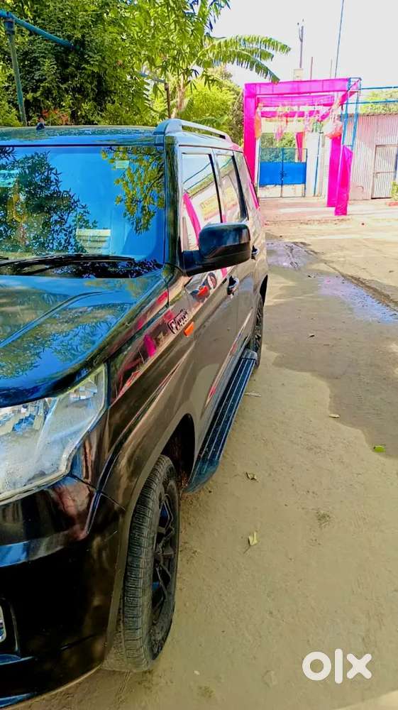 Mahindra Tuv 300 T8
