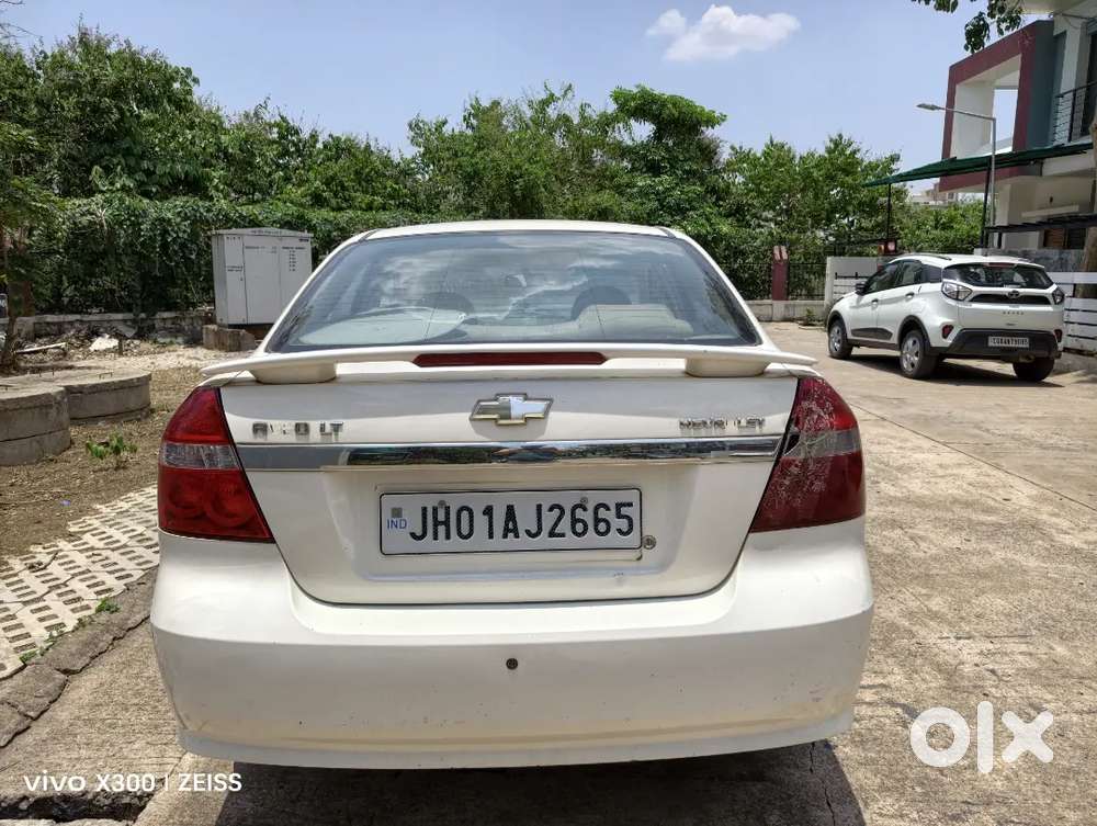 Chevrolet Aveo 2011 Petrol 52000 Km Driven